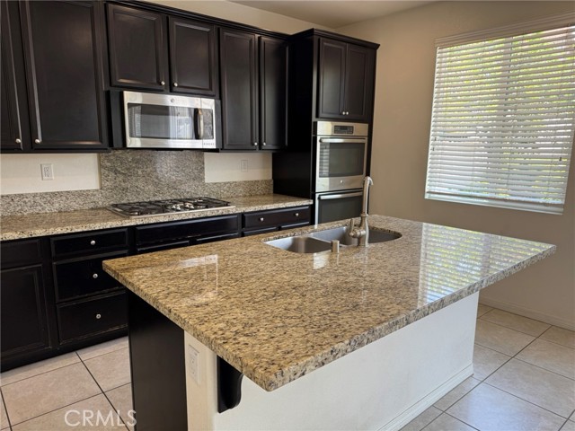 Detail Gallery Image 4 of 20 For 31540 Rose Sage Way, Murrieta,  CA 92563 - 4 Beds | 2/1 Baths