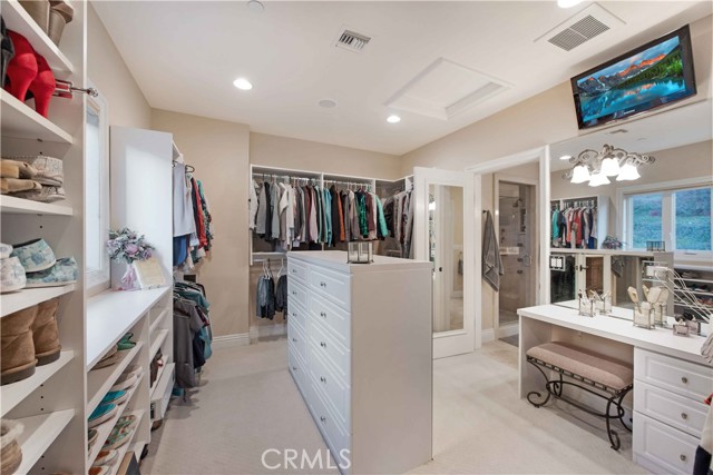 6805 Aviano Drive, Camarillo CA: https://media.crmls.org/medias/240d0b8f-5a47-4da5-b1a2-1f2e47c70538.jpg