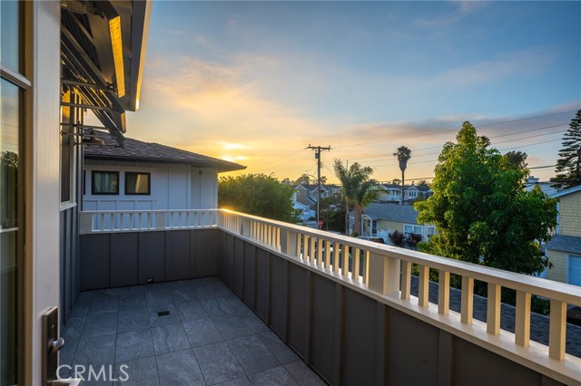 868 27th Street, Manhattan Beach, California 90266, 5 Bedrooms Bedrooms, ,6 BathroomsBathrooms,Residential,Sold,27th,SB21254472