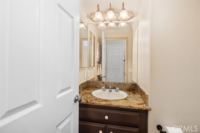 Detail Gallery Image 12 of 21 For 180 Matisse Cir, Aliso Viejo,  CA 92656 - 4 Beds | 2/1 Baths