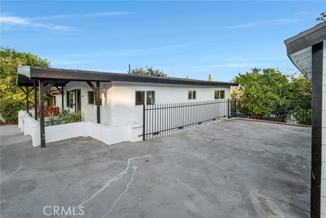 1048 Dexter Street, Los Angeles CA: https://media.crmls.org/medias/240e7b8b-e1b9-4bea-8a47-ae456be16a30.jpg