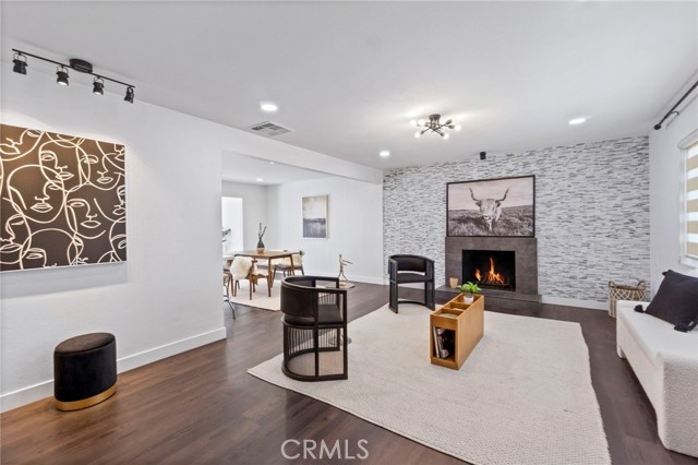 6212 Santa Rita Avenue, Garden Grove CA: https://media.crmls.org/medias/240f3015-5aa1-468d-abfe-950fcd3fb659.jpg