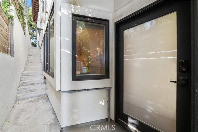 Detail Gallery Image 15 of 66 For 2301 Pacific Dr, Corona Del Mar,  CA 92625 - 4 Beds | 3/1 Baths