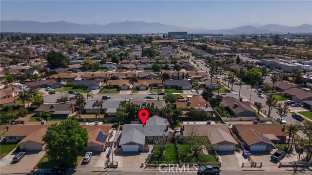 9945 Date Street, Fontana CA: https://media.crmls.org/medias/24108ac7-9f3c-45e4-b8e6-4b8ad32b1582.jpg