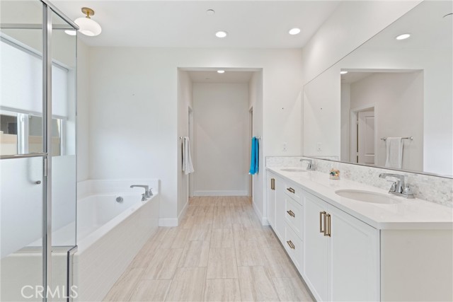 Image 23 of 49 For 30047 Merrick Lane