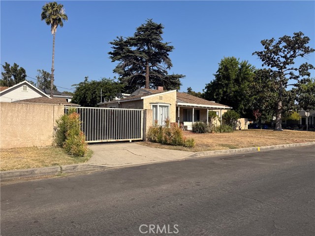 Detail Gallery Image 1 of 1 For 4736 Morella Ave, Valley Village,  CA 91607 - 2 Beds | 1 Baths
