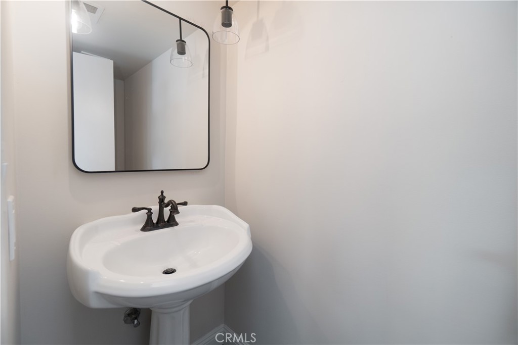 https://media.crmls.org/medias/2411f40f-e0e8-490a-acb8-02b763ee27a7.jpg?preset=X-Large