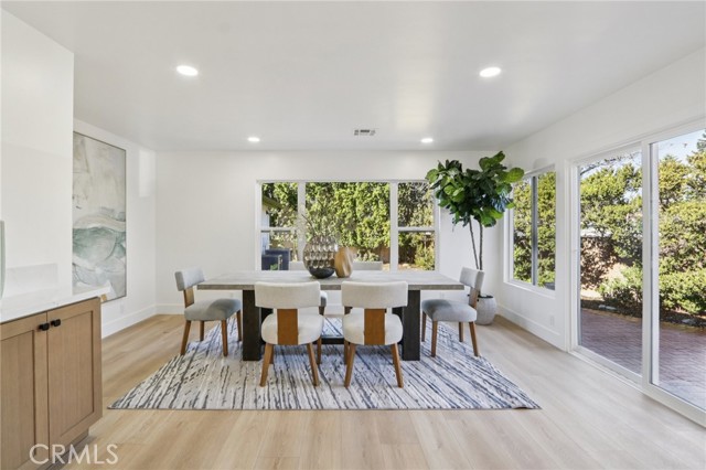 Detail Gallery Image 13 of 49 For 10007 Debra, Granada Hills,  CA 91343 - 4 Beds | 3 Baths