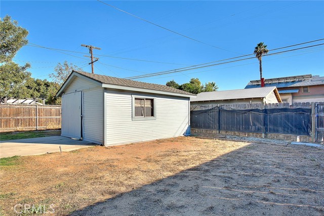 656 E Columbia, Pomona CA: https://media.crmls.org/medias/241255e2-c568-4cd3-b256-0717d341edfd.jpg