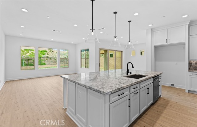 Detail Gallery Image 5 of 49 For 11763 Quailrun Ct, Chatsworth,  CA 91311 - 5 Beds | 5/1 Baths