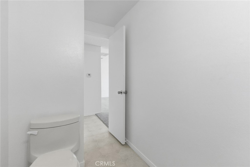https://media.crmls.org/medias/2412fda1-217e-4433-9cea-111661656da8.jpg?preset=X-Large