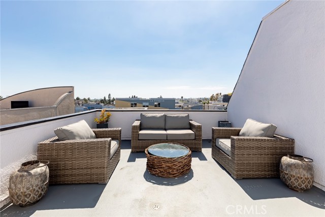 Detail Gallery Image 23 of 25 For 3832 Overland Ave #2,  Culver City,  CA 90232 - 2 Beds | 2/1 Baths
