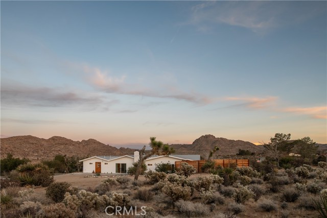 Detail Gallery Image 4 of 35 For 61786 Onaga Trl, Joshua Tree,  CA 92252 - 4 Beds | 2/1 Baths