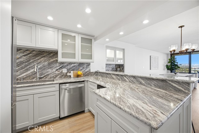 Detail Gallery Image 8 of 28 For 4316 Marina City #633,  Marina Del Rey,  CA 90292 - 3 Beds | 2 Baths