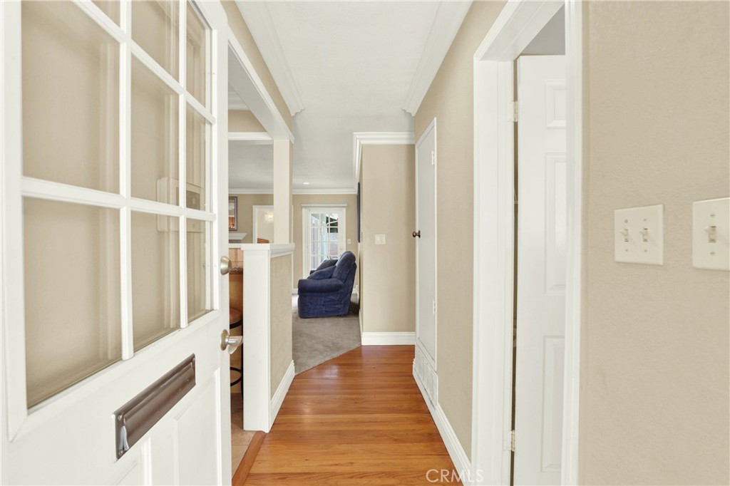 MLS #OC25128179 img 4