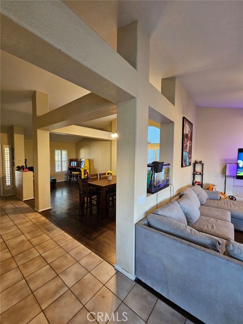 Detail Gallery Image 10 of 39 For 13240 Country Ct, Victorville,  CA 92392 - 3 Beds | 2 Baths