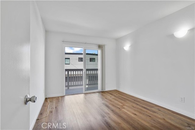 Detail Gallery Image 17 of 31 For 334 Palm Dr, Hermosa Beach,  CA 90254 - 3 Beds | 3 Baths