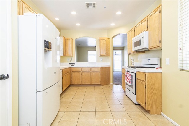 Detail Gallery Image 14 of 60 For 11554 Maywood, Victorville,  CA 92392 - 3 Beds | 2 Baths