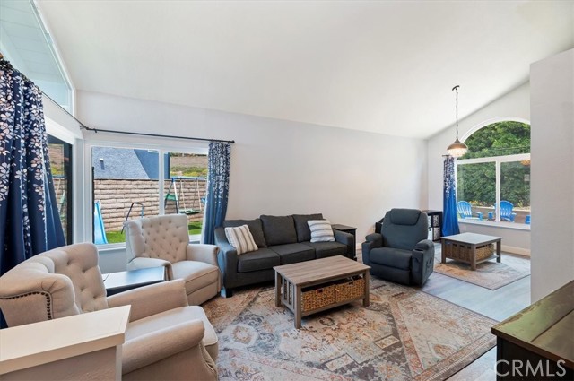 Detail Gallery Image 6 of 45 For 3079 Mojave Ct, Highland,  CA 92346 - 4 Beds | 3 Baths