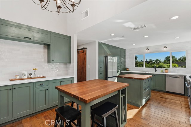 12571 Welbe Drive, North Tustin CA: https://media.crmls.org/medias/2416edad-6209-486f-a0fe-471ec382ea29.jpg