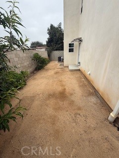 https://media.crmls.org/medias/2417905b-e312-4b67-b3c5-6d921bad97b3.jpg?preset=X-Large