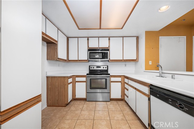 Detail Gallery Image 22 of 58 For 2800 Keller Dr #243,  Tustin,  CA 92782 - 1 Beds | 1 Baths