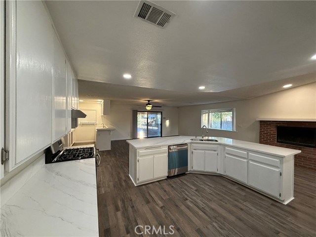 Detail Gallery Image 11 of 33 For 15332 Tuscola Rd, Apple Valley,  CA 92307 - – Beds | – Baths