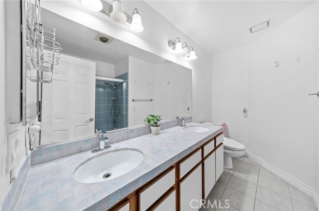 24300 Knoll Court, Diamond Bar CA: https://media.crmls.org/medias/2417e883-be1e-4966-aa6f-152e93884954.jpg