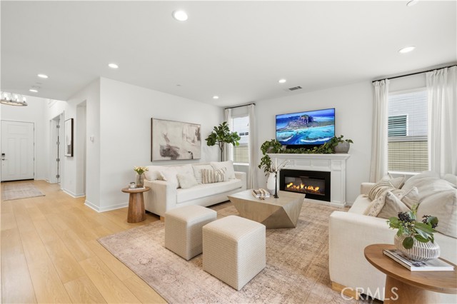 5 Bed Home for Sale in Saugus, California