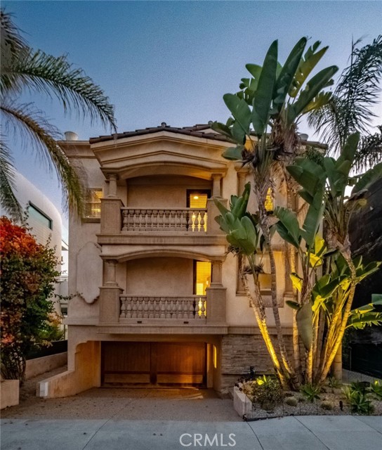 1105 Manhattan, Hermosa Beach, California 90254, 4 Bedrooms Bedrooms, 0 ,2 BathroomsBathrooms,Residential,For Sale,Manhattan,0,PV26150388