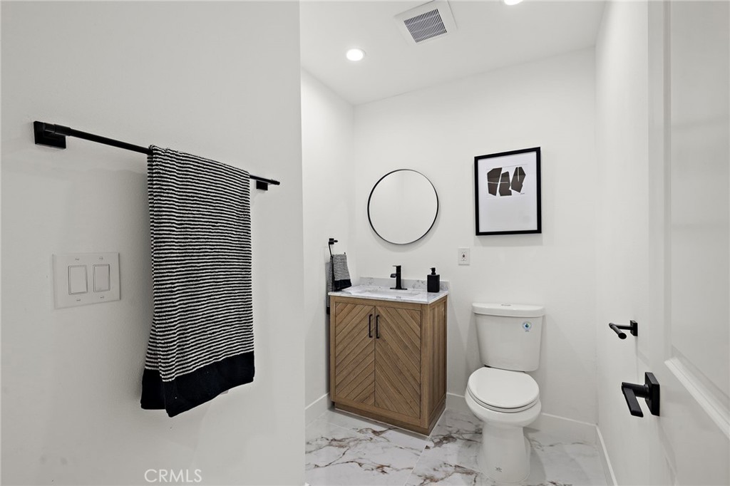 https://media.crmls.org/medias/24184d57-b9e4-40b6-9cb6-0149939c7932.jpg?preset=X-Large
