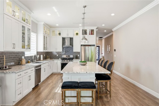 Detail Gallery Image 17 of 48 For 6450 Teesdale Ave, North Hollywood,  CA 91606 - 3 Beds | 3 Baths