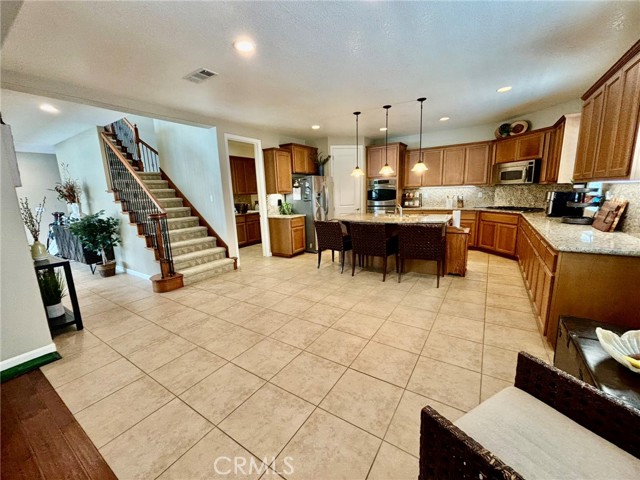 Detail Gallery Image 7 of 29 For 124 Little Ranch Cir, Oakley,  CA 94561 - 4 Beds | 3 Baths