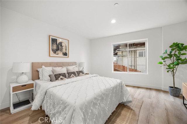 Detail Gallery Image 25 of 32 For 2391 Yorkshire Dr, Los Angeles,  CA 90065 - 3 Beds | 2/1 Baths