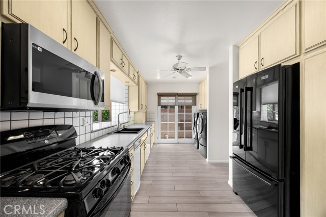 Detail Gallery Image 4 of 31 For 4502 Petite Lane, Cypress,  CA 90630 - 4 Beds | 2 Baths