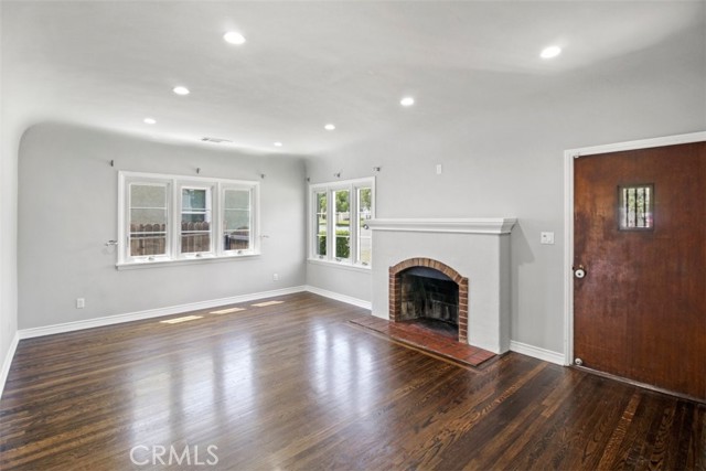 Detail Gallery Image 4 of 36 For 2682 E Villa St, Pasadena,  CA 91107 - 4 Beds | 3 Baths