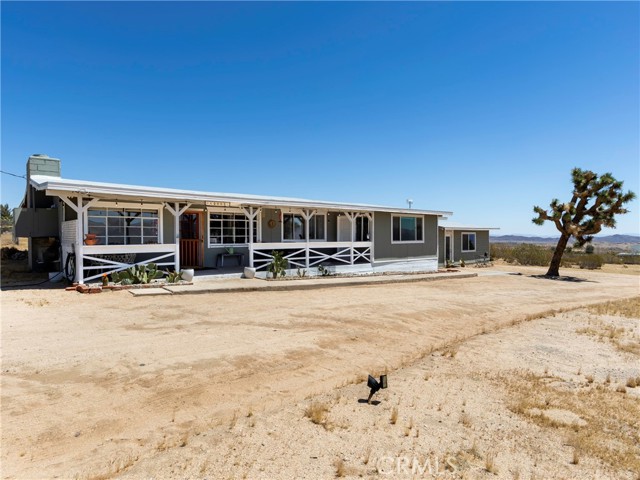 Detail Gallery Image 3 of 40 For 62008 Golden St, Joshua Tree,  CA 92252 - 2 Beds | 2 Baths