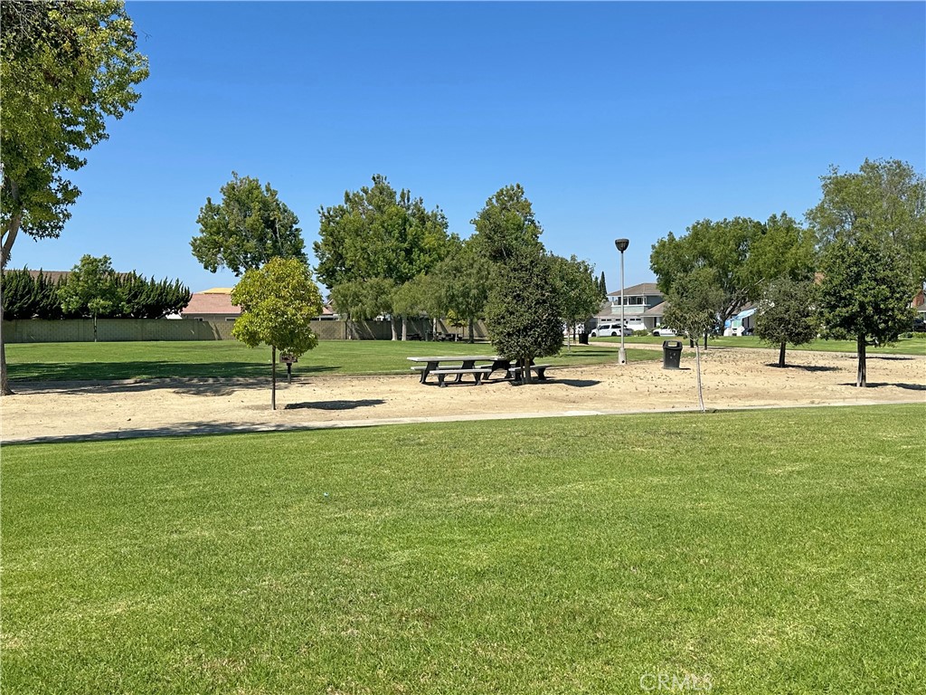https://media.crmls.org/medias/2419a964-07ee-4616-816a-81968adde632.jpg?preset=X-Large