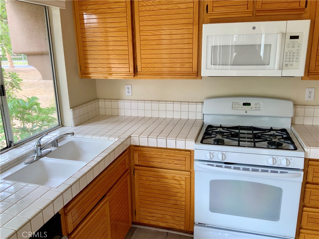 MLS #OC25268082 image #11