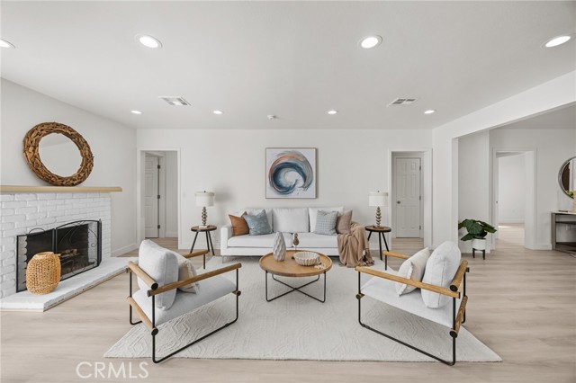 Image 8 of 37 For 2024 Grandridge Ave