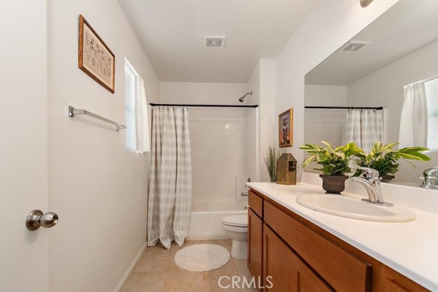 905 Broadway Avenue, Barstow CA: https://media.crmls.org/medias/241beecc-17e0-4c7c-9192-91629cb1e4a5.jpg