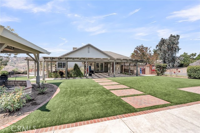 15725 Terraceview Court, Riverside CA: https://media.crmls.org/medias/241d3457-7f23-4ef8-842a-a9cb38eed642.jpg