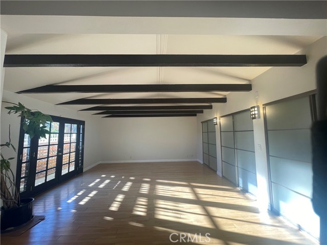 Detail Gallery Image 10 of 22 For 5700 Kelvin, Woodland Hills,  CA 91367 - 3 Beds | 3 Baths