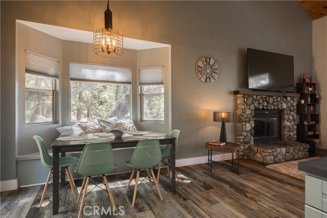 Detail Gallery Image 13 of 36 For 1315 Sequoia Dr, Lake Arrowhead,  CA 92352 - 3 Beds | 2 Baths