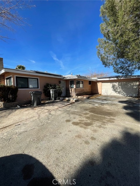 Detail Gallery Image 2 of 12 For 1121 W Avenue J8, Lancaster,  CA 93534 - 3 Beds | 2 Baths