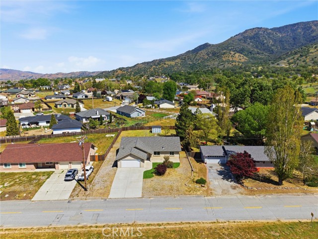 Detail Gallery Image 6 of 41 For 18110 Churchill, Tehachapi,  CA 93561 - 3 Beds | 2 Baths