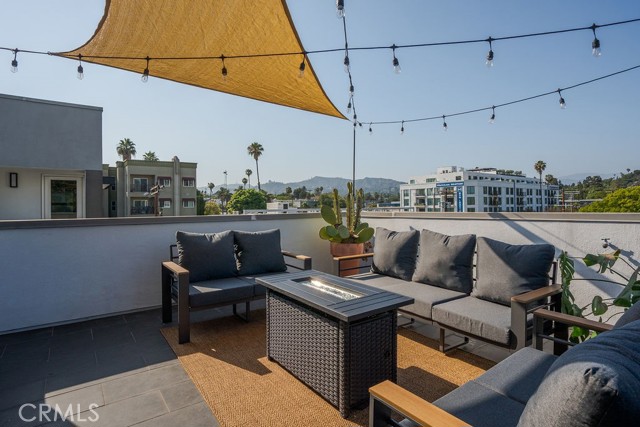 4111 W Sunset Boulevard, Los Angeles CA: https://media.crmls.org/medias/2421135c-d5df-414e-9706-f406a60246e2.jpg