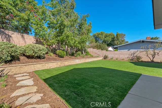 Detail Gallery Image 31 of 39 For 10133 Whitaker Ave, Granada Hills,  CA 91343 - 3 Beds | 3 Baths
