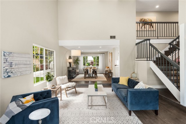 Detail Gallery Image 11 of 75 For 342 S Silverbrook Dr., Anaheim Hills,  CA 92807 - 5 Beds | 4 Baths