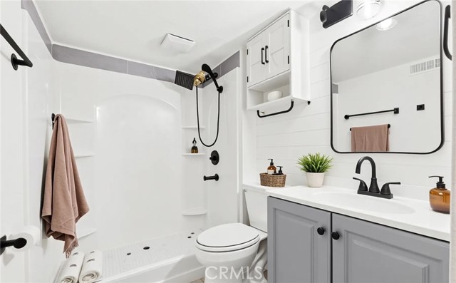 4 Las Plumas Way, Oroville CA: https://media.crmls.org/medias/2421dedb-f0ab-406e-8478-63de53f32ac0.jpg
